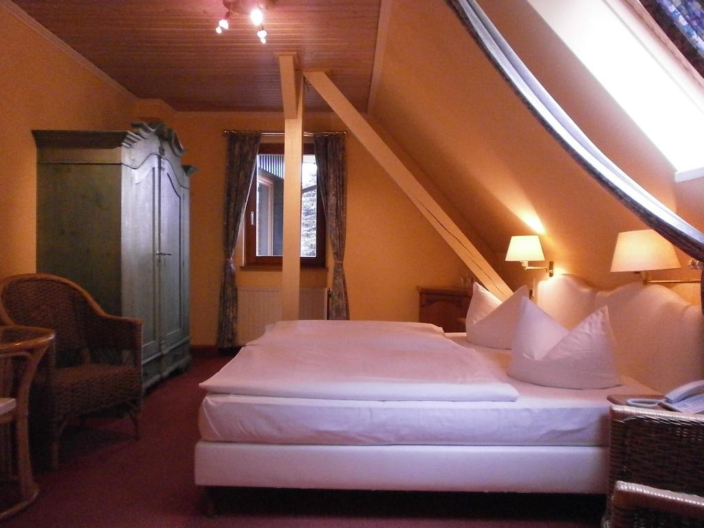 Gasthof Und Landhotel Zur Ausspanne Klipphausen ห้อง รูปภาพ