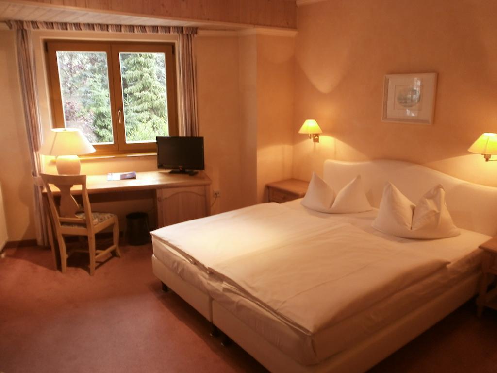 Gasthof Und Landhotel Zur Ausspanne Klipphausen ห้อง รูปภาพ