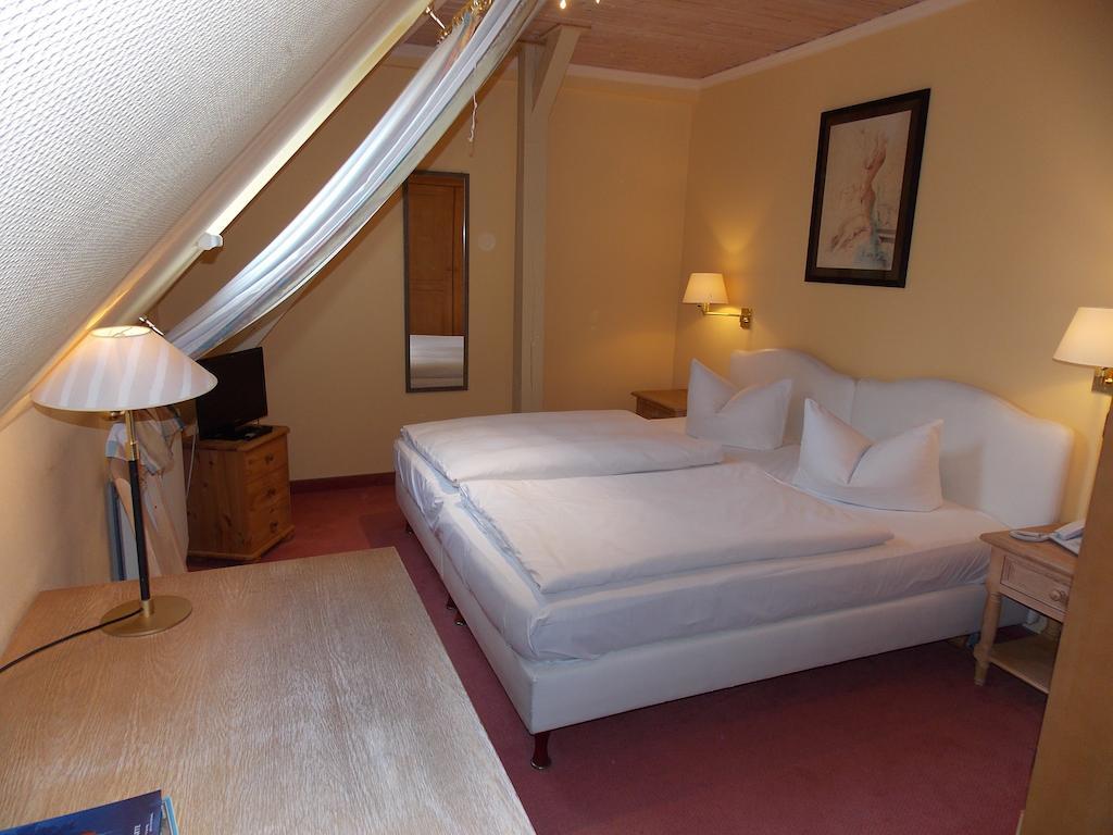 Gasthof Und Landhotel Zur Ausspanne Klipphausen ห้อง รูปภาพ