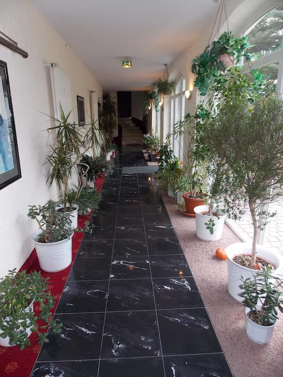 Gasthof Und Landhotel Zur Ausspanne Klipphausen ภายนอก รูปภาพ