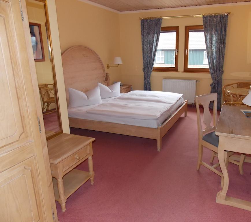 Gasthof Und Landhotel Zur Ausspanne Klipphausen ห้อง รูปภาพ