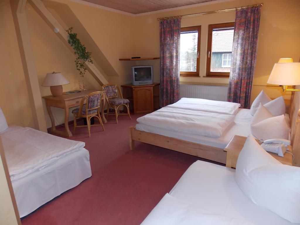 Gasthof Und Landhotel Zur Ausspanne Klipphausen ห้อง รูปภาพ