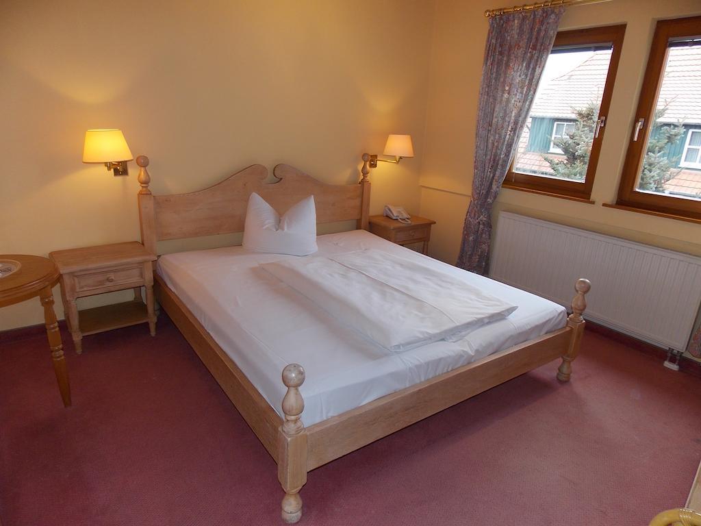 Gasthof Und Landhotel Zur Ausspanne Klipphausen ห้อง รูปภาพ
