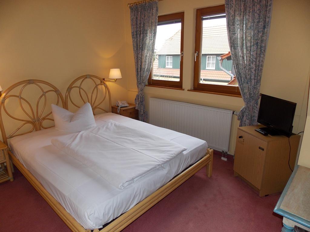 Gasthof Und Landhotel Zur Ausspanne Klipphausen ห้อง รูปภาพ