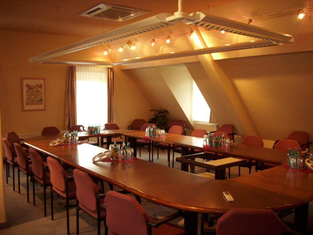 Gasthof Und Landhotel Zur Ausspanne Klipphausen ภายนอก รูปภาพ