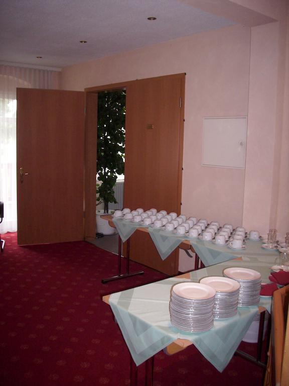 Gasthof Und Landhotel Zur Ausspanne Klipphausen ภายนอก รูปภาพ