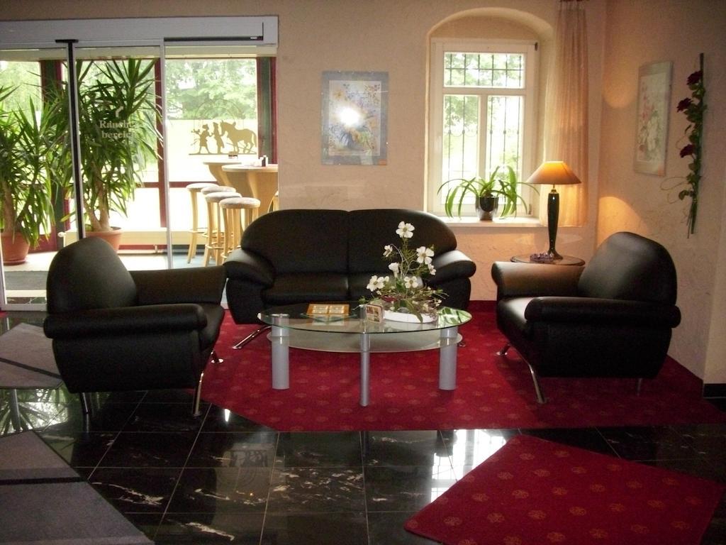 Gasthof Und Landhotel Zur Ausspanne Klipphausen ภายนอก รูปภาพ