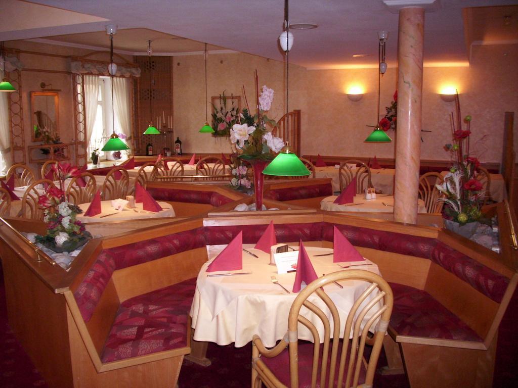 Gasthof Und Landhotel Zur Ausspanne Klipphausen ภายนอก รูปภาพ